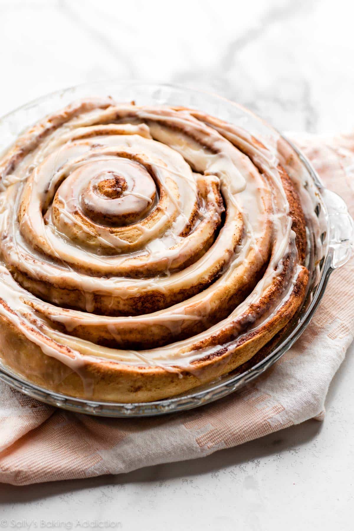 cinnamon roll cake