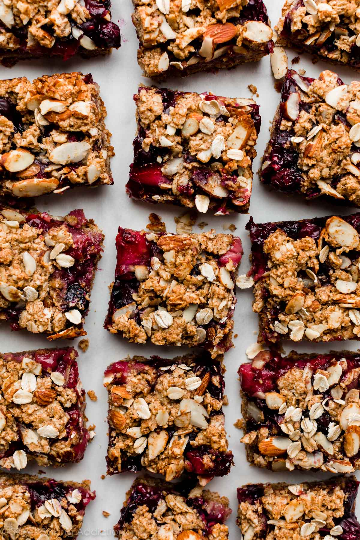 healthy berry streusel bars