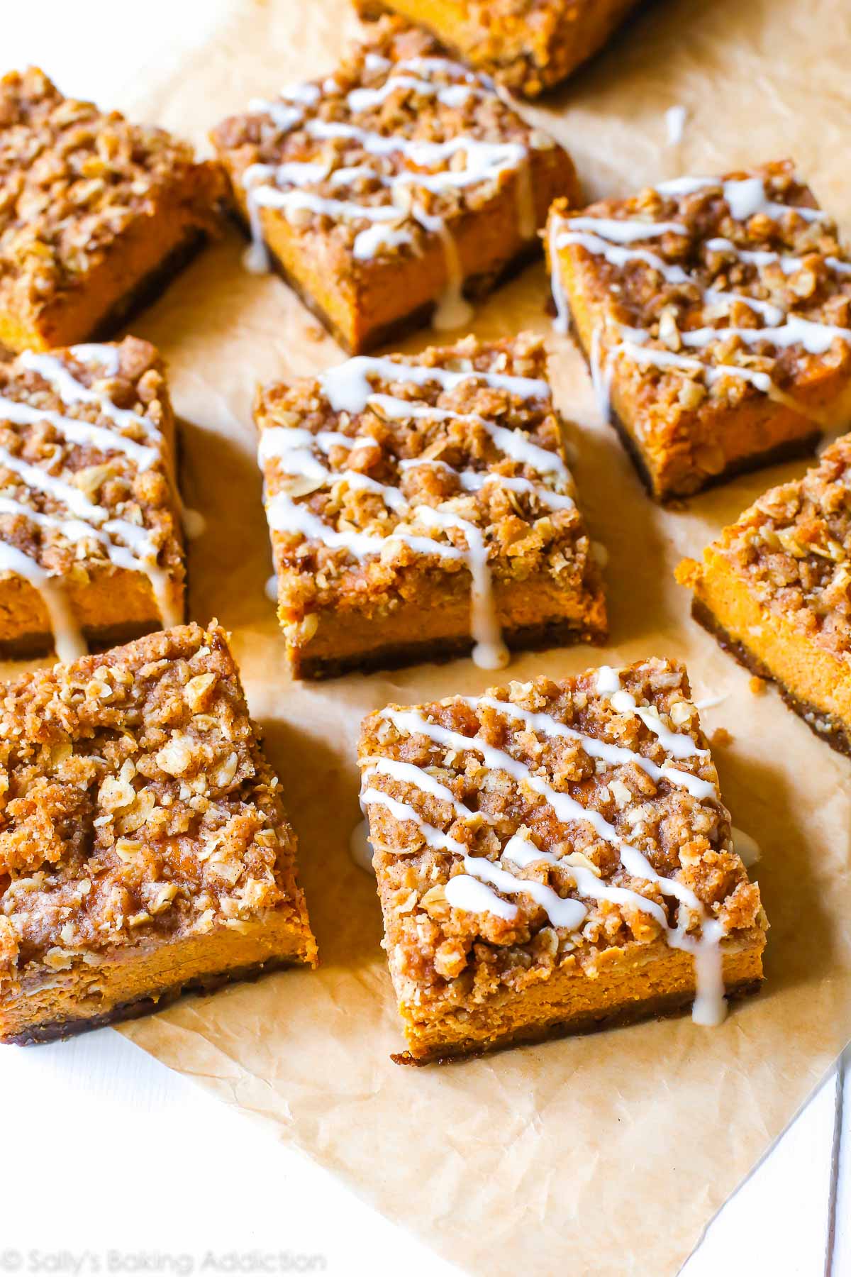 pumpkin streusel bars with vanilla icing