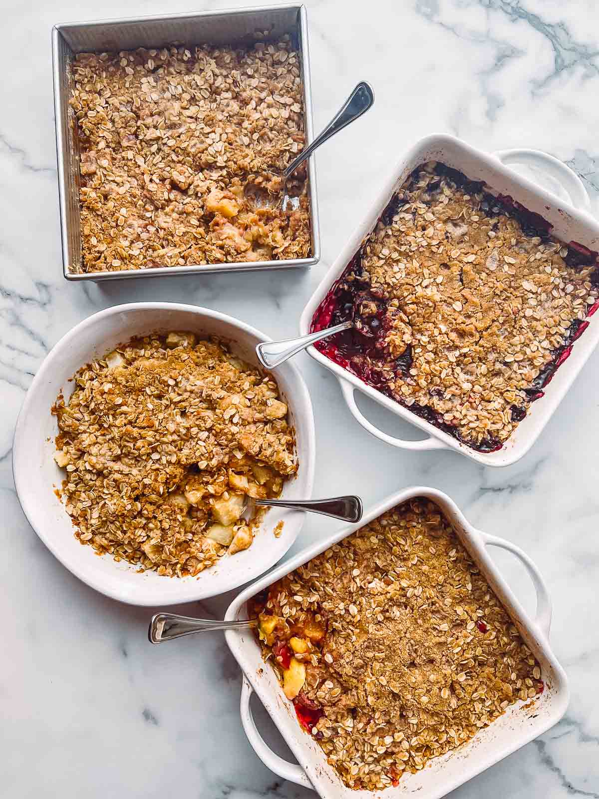 4 oat fruit crisps with various fruit fillings.