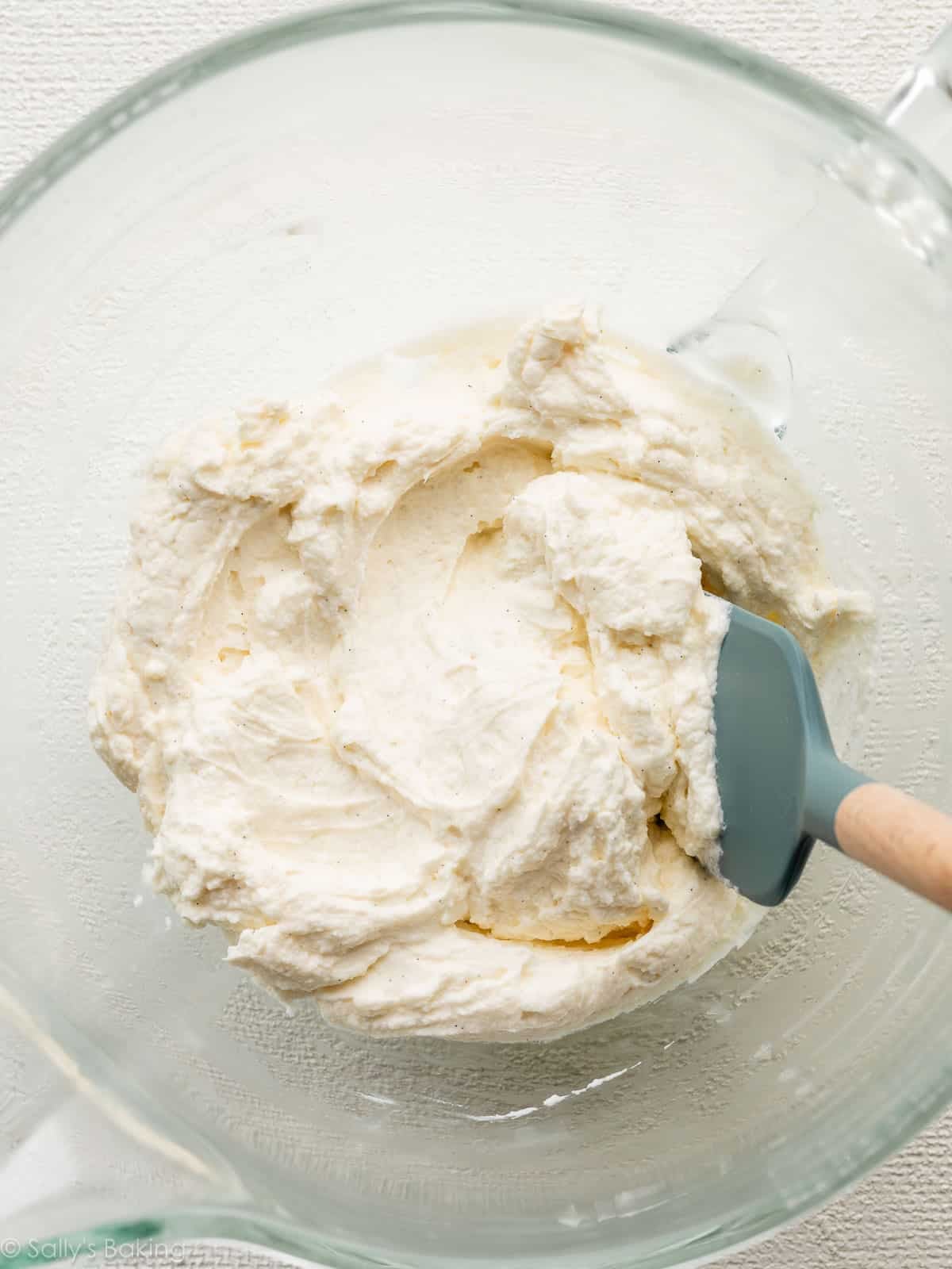 cream filling in glass bowl.